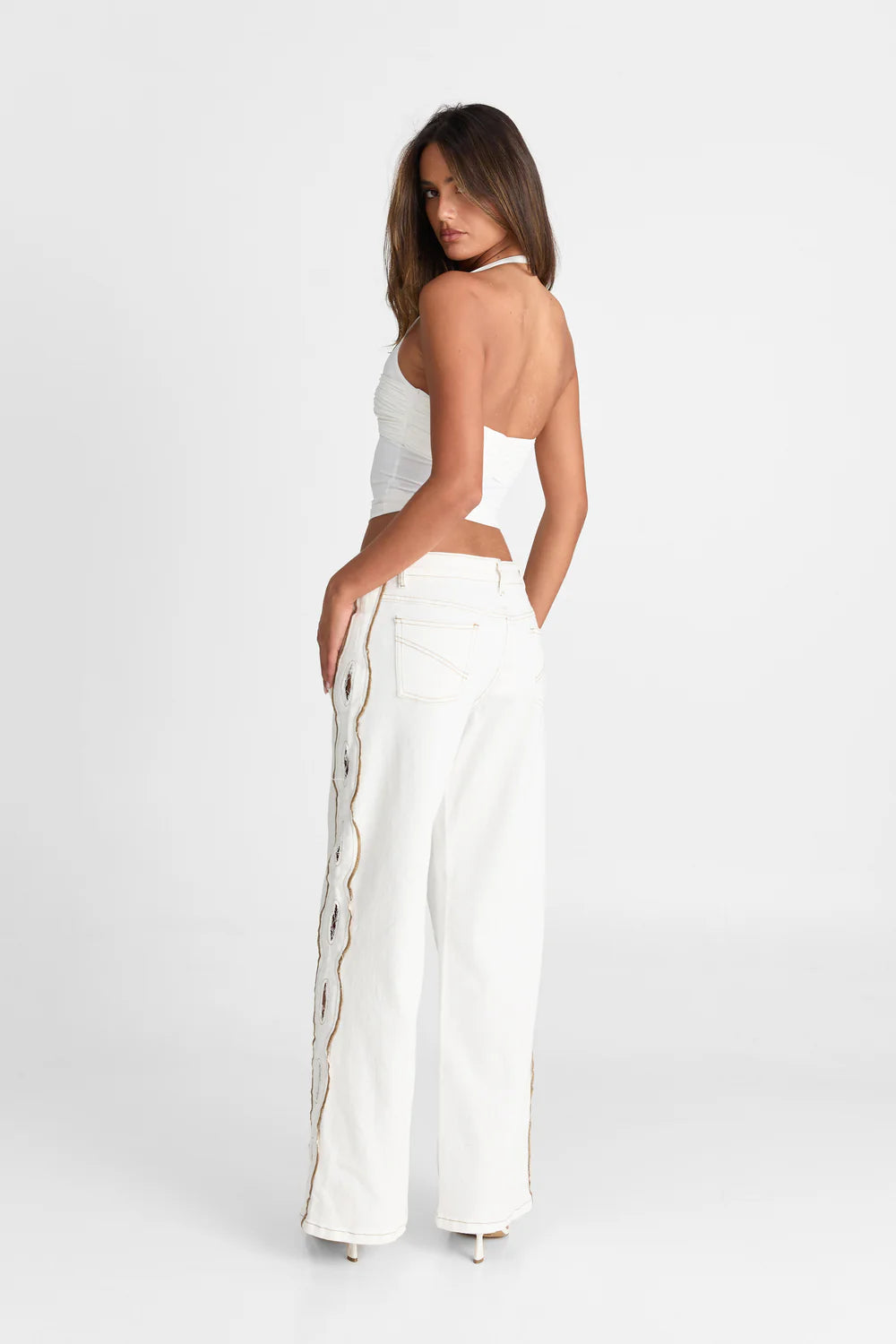 Contour Cut Jeans